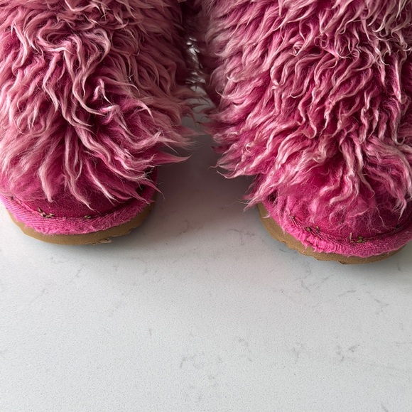 Ugg Toddler Fuzzy Boots - Picture 3 of 6